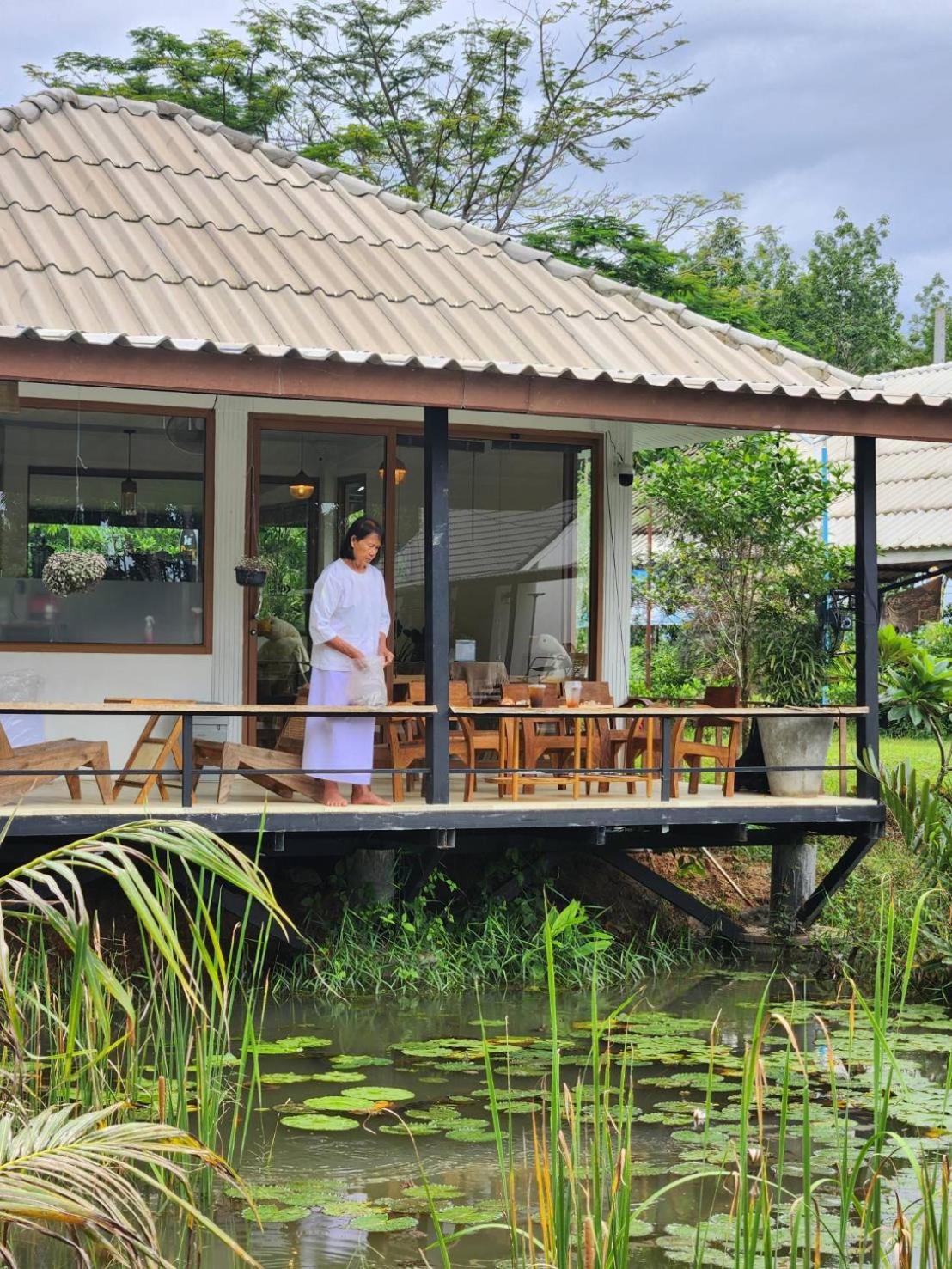 The Duck Cafe And Resort Trat Buitenkant foto
