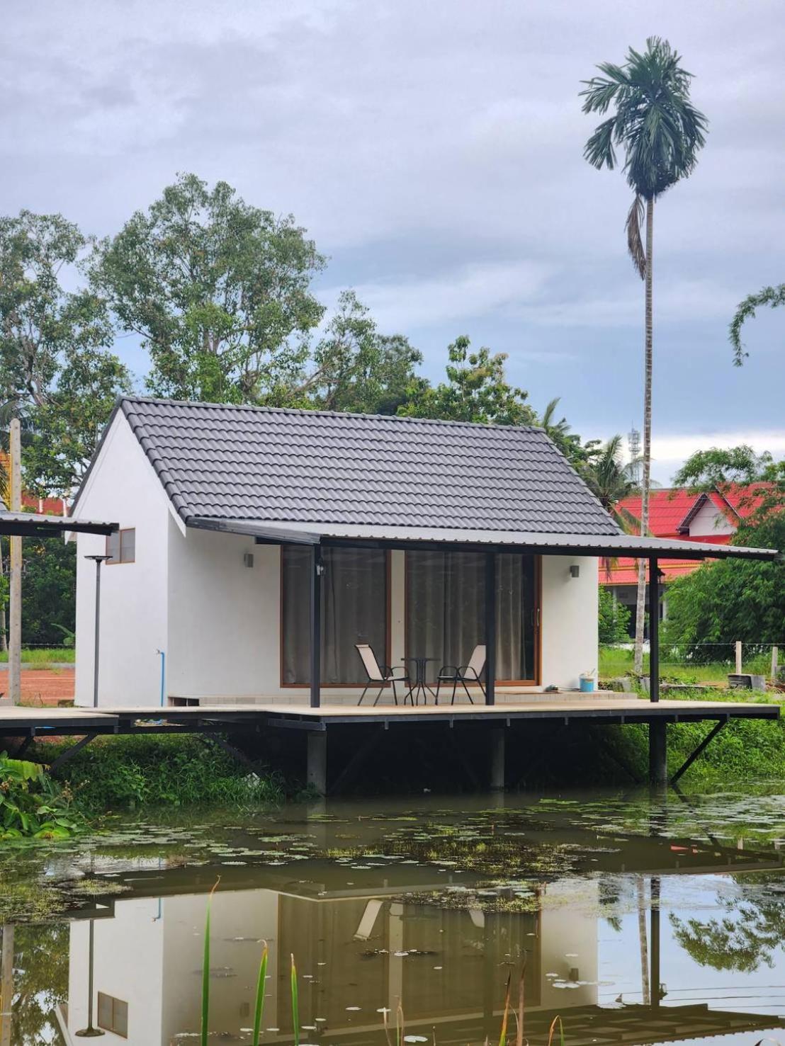 The Duck Cafe And Resort Trat Buitenkant foto