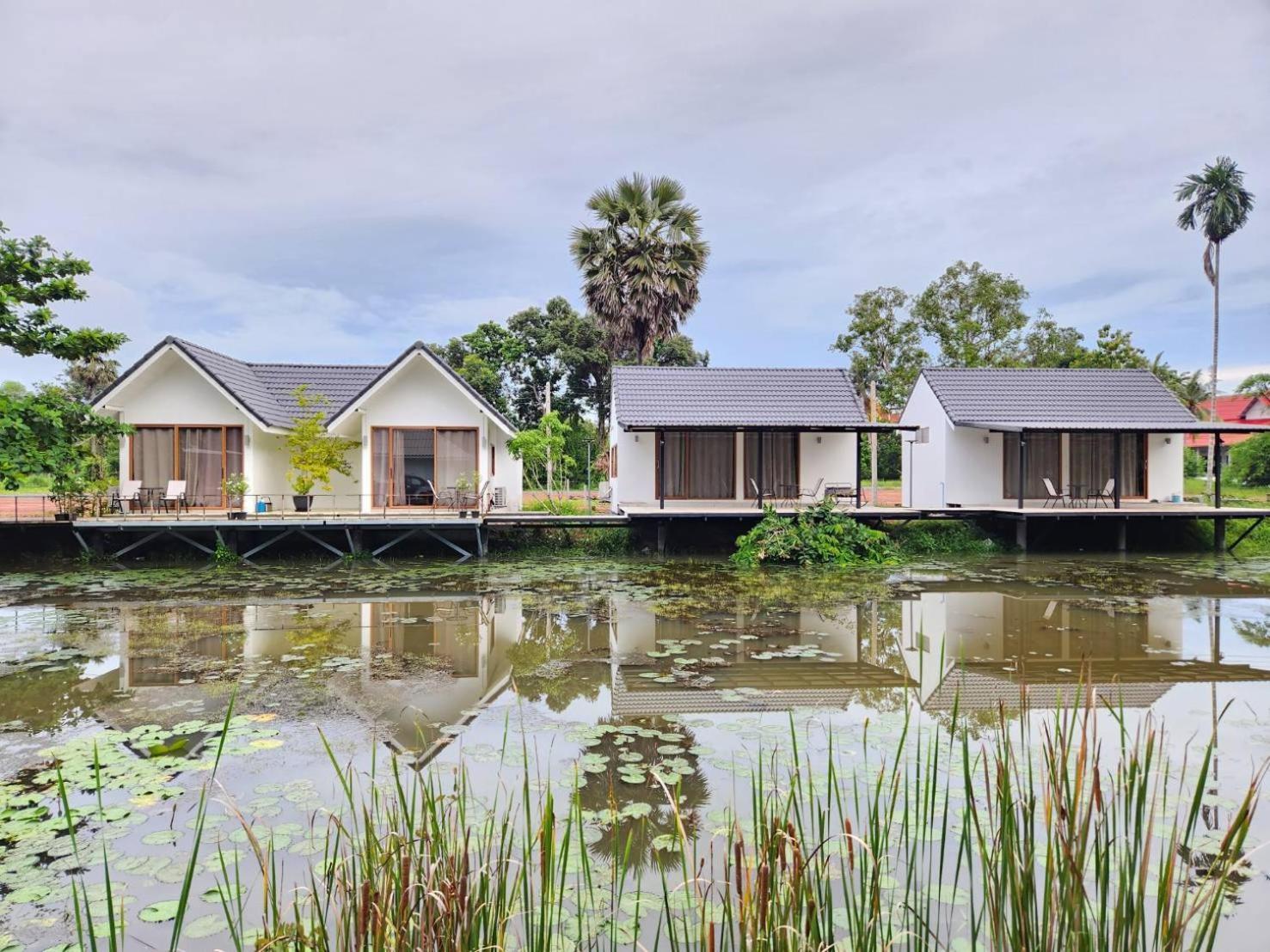 The Duck Cafe And Resort Trat Buitenkant foto
